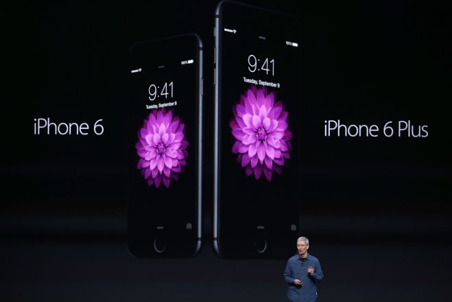 Novo iPhone 6 sai em duas versões com ecrãs maiores e mais velocidade de processamento - JUSTIN SULLIVAN/GETTYIMAGES/AFP.
