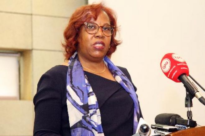 Ministra Cândida Teixeira (FOTO/JORNAL DE ANGOLA)